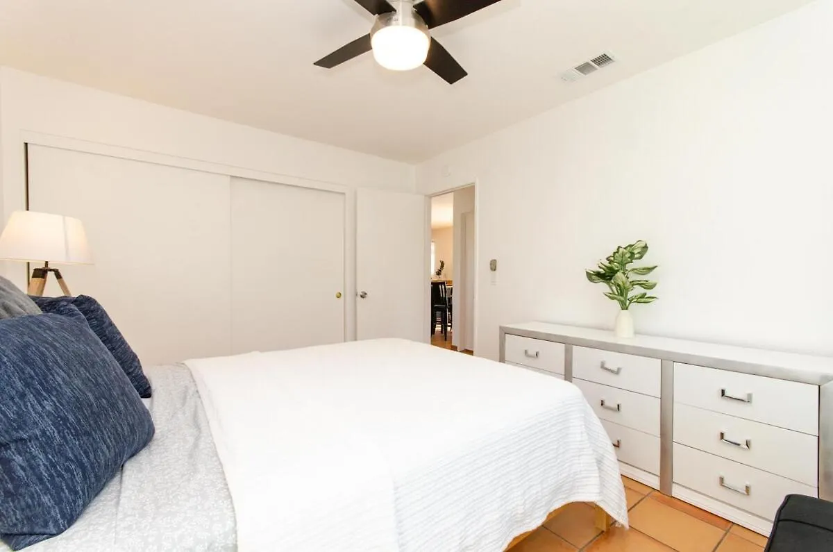 Zen Palm Springs Home With Pool, Hot Tub And Mountain View Apartamento