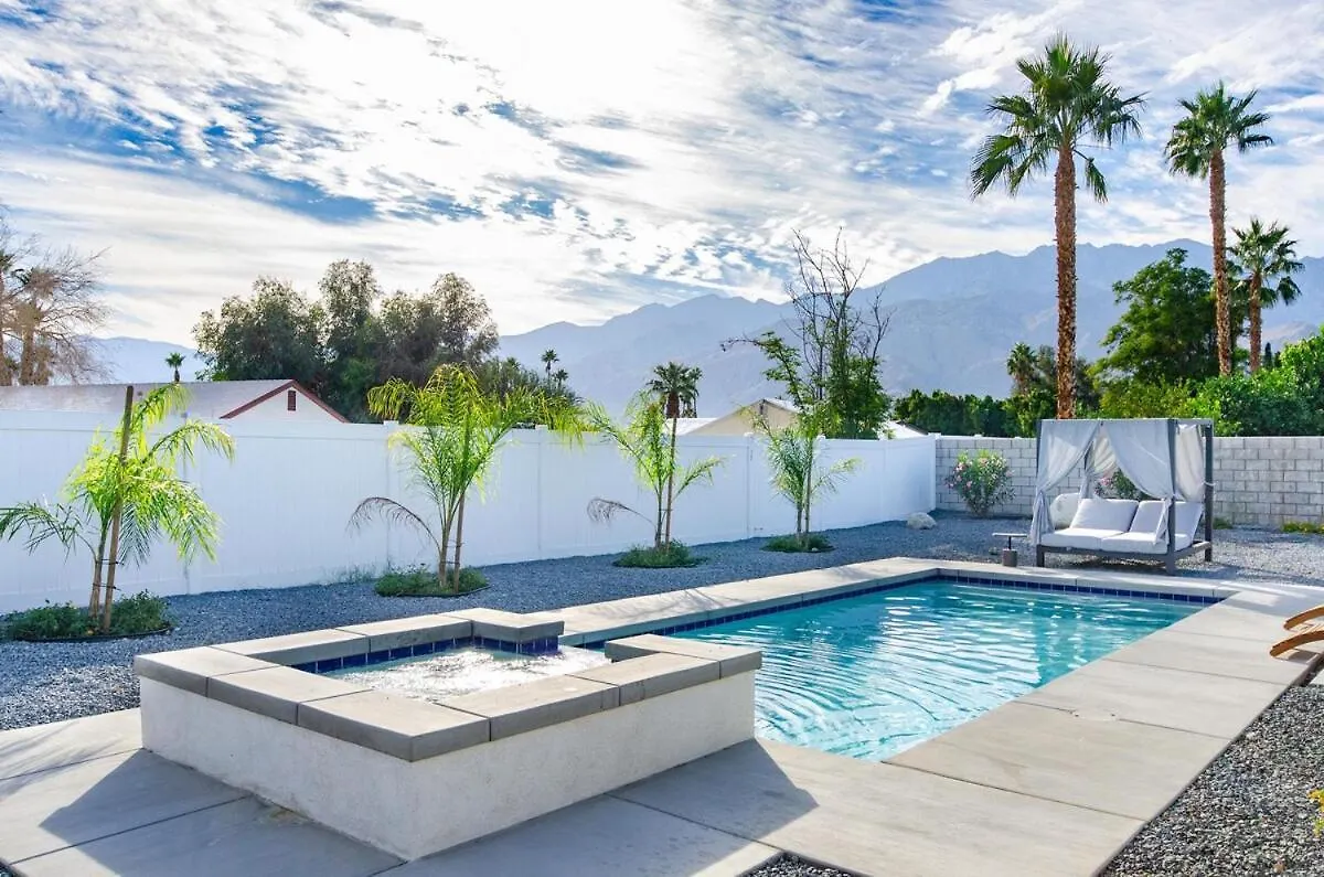 Zen Palm Springs Home With Pool, Hot Tub And Mountain View 0*,  Estados Unidos