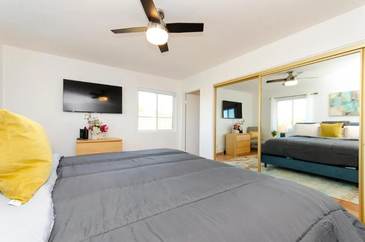 Zen Palm Springs Home With Pool, Hot Tub And Mountain View 0*,  Estados Unidos