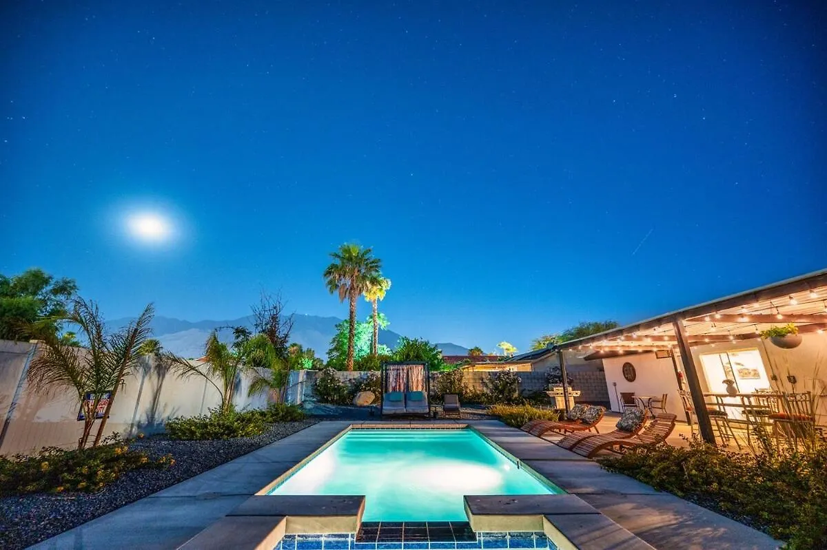 Apartamento Zen Palm Springs Home With Pool, Hot Tub And Mountain View