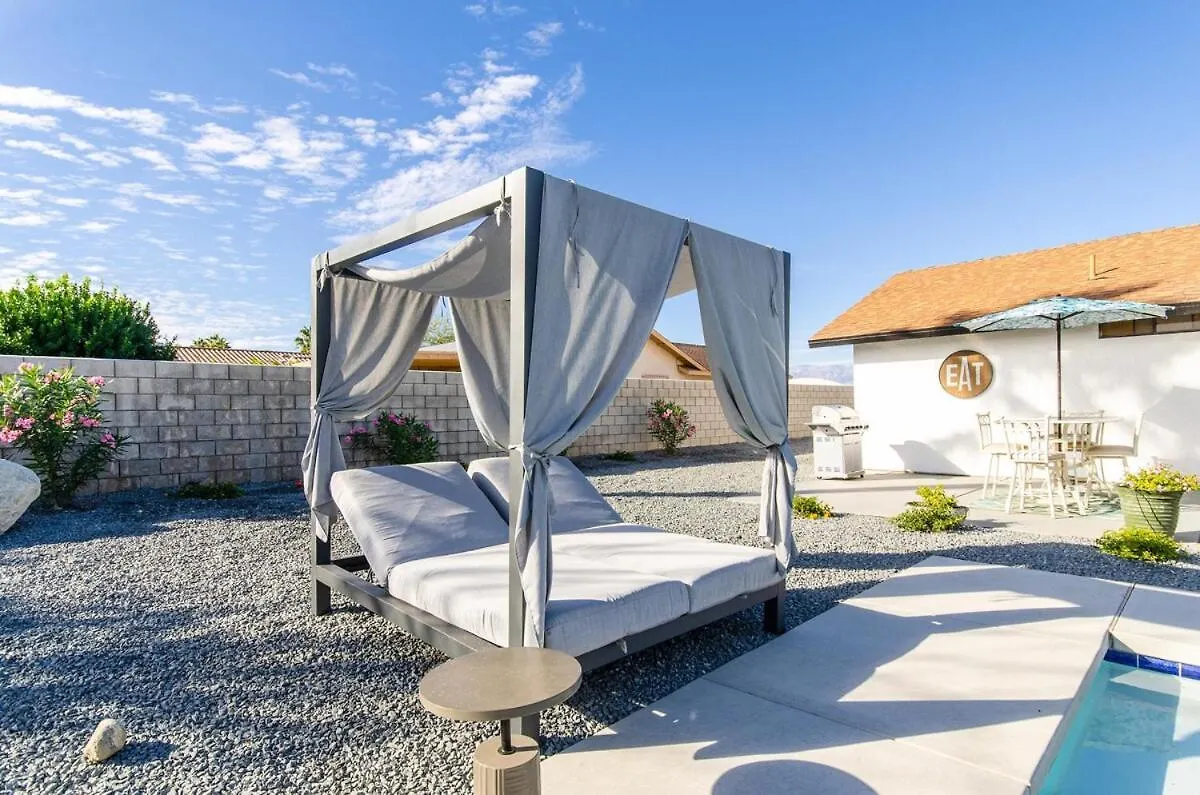 Apartamento Zen Palm Springs Home With Pool, Hot Tub And Mountain View